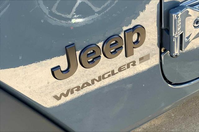Photo of 2025 Gray Jeep Wrangler