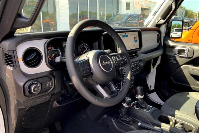 Photo of 2025 Bright White Clearcoat Jeep Wrangler