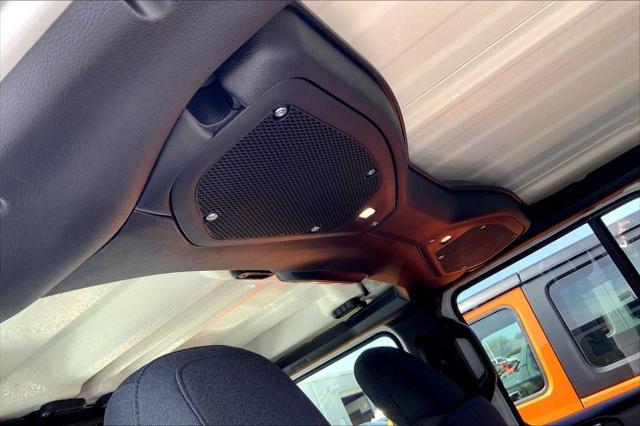 Photo of 2025 Bright White Clearcoat Jeep Wrangler