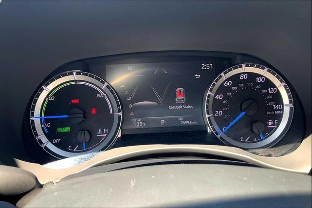 Photo of 2023 Magnetic Gray Metallic Toyota Highlander Hybrid