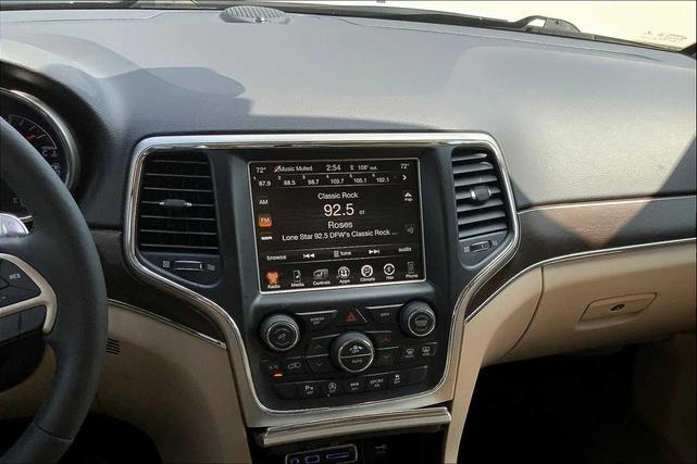 Photo of 2017 Bright White Clearcoat Jeep Grand Cherokee