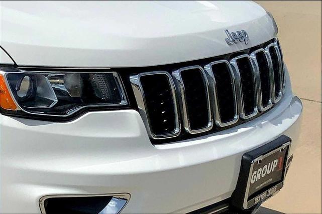 Photo of 2017 Bright White Clearcoat Jeep Grand Cherokee
