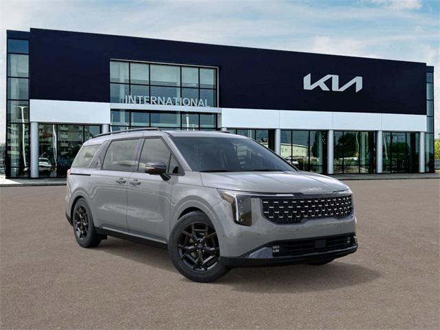 Photo of 2026 Ceramic Silver Kia Carnival