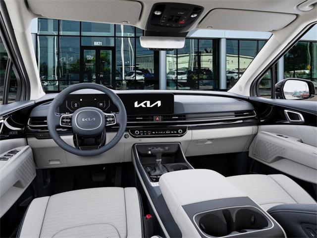 Photo of 2026 Ceramic Silver Kia Carnival