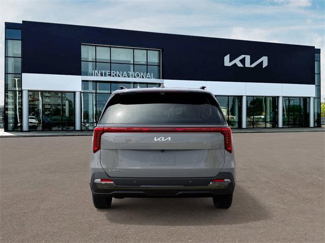 Photo of 2026 Ceramic Silver Kia Carnival