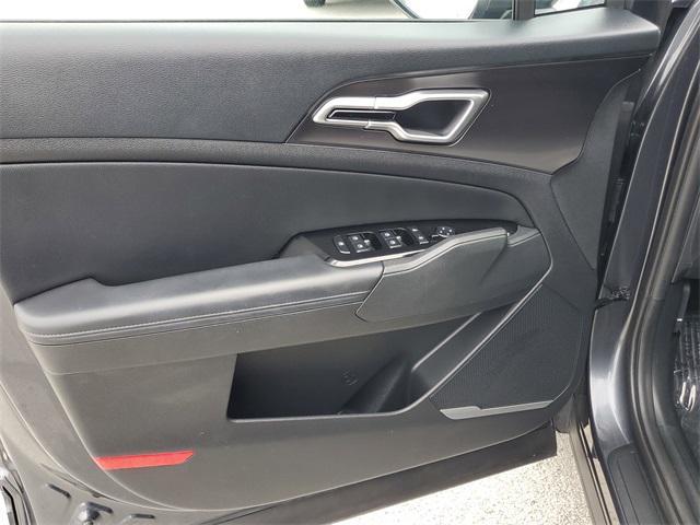 Photo of 2024 Gravity Gray Kia Sportage