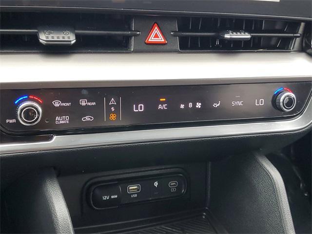 Photo of 2024 Gravity Gray Kia Sportage