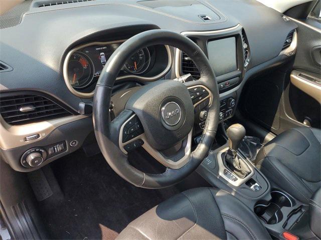 Photo of 2018 Diamond Black Crystal Pearlcoat Jeep Cherokee