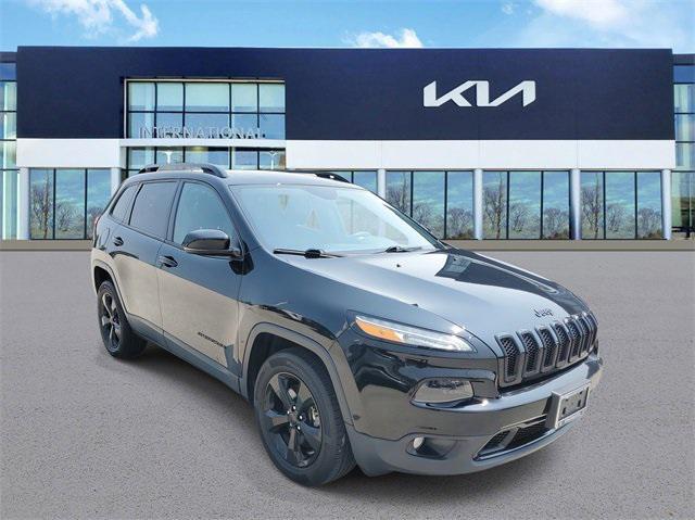 Photo of 2018 Diamond Black Crystal Pearlcoat Jeep Cherokee