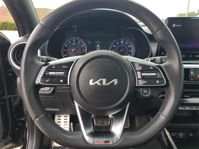 Photo of 2022 Aurora Black Pearl Kia Forte