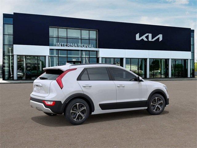 Photo of 2025 Snow White Pearl Kia Niro