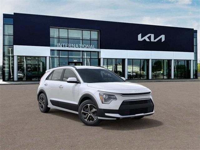 Photo of 2025 Snow White Pearl Kia Niro