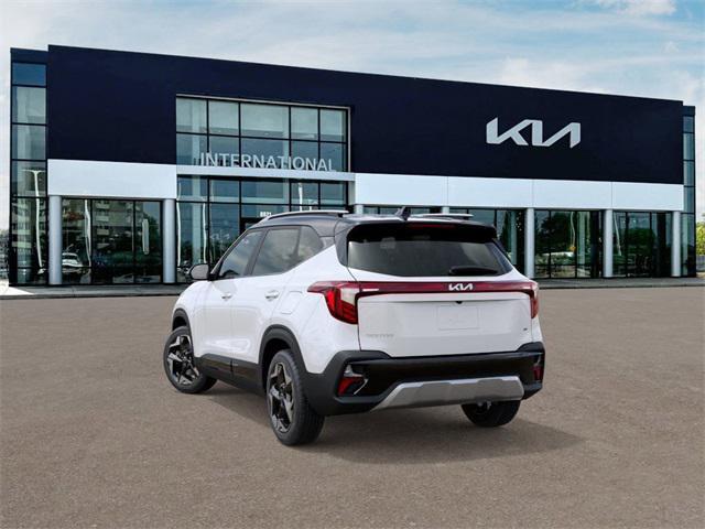 Photo of 2026 Clear White/Black Roof Kia Seltos