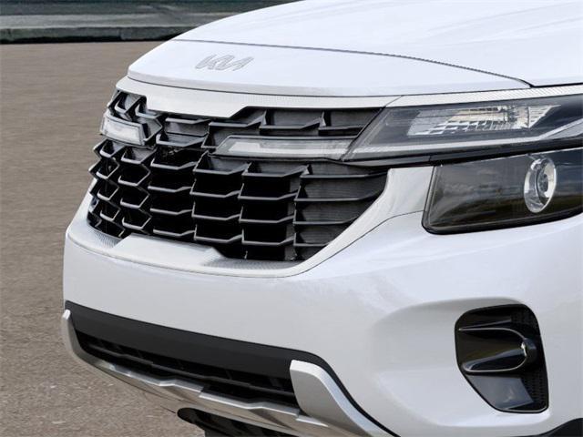 Photo of 2026 Clear White/Black Roof Kia Seltos