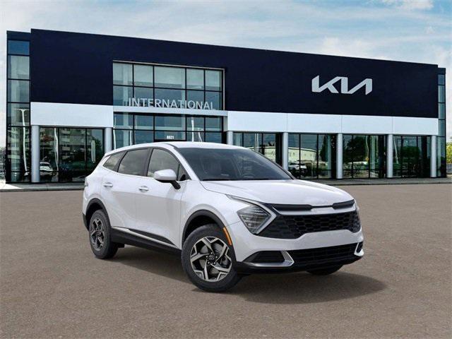 Photo of 2025 Snow White Pearl Kia Sportage