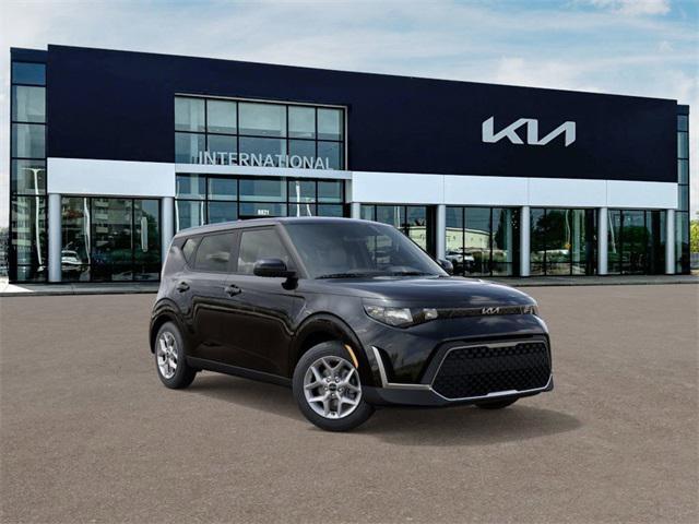 Photo of 2025 Fusion Black Kia Soul