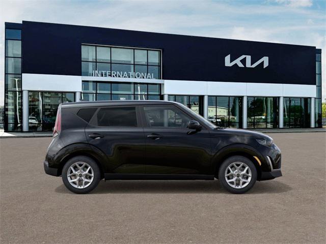 Photo of 2025 Fusion Black Kia Soul