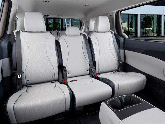Photo of 2026 Snow White Pearl Kia Carnival Hybrid