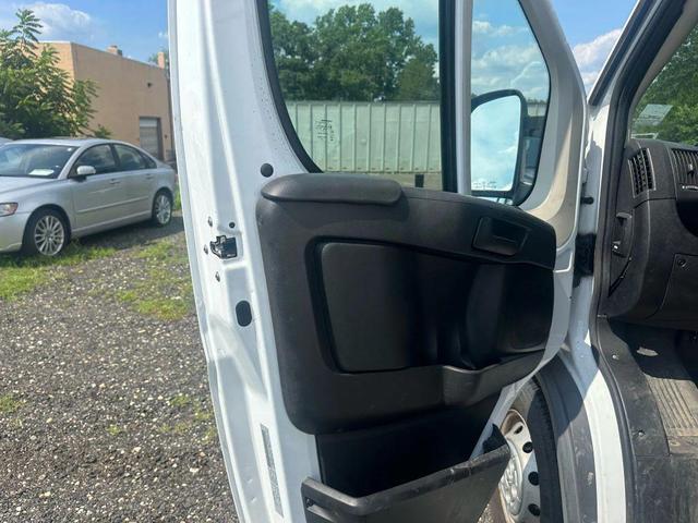 Photo of 2017 Bright White Clearcoat RAM ProMaster 1500