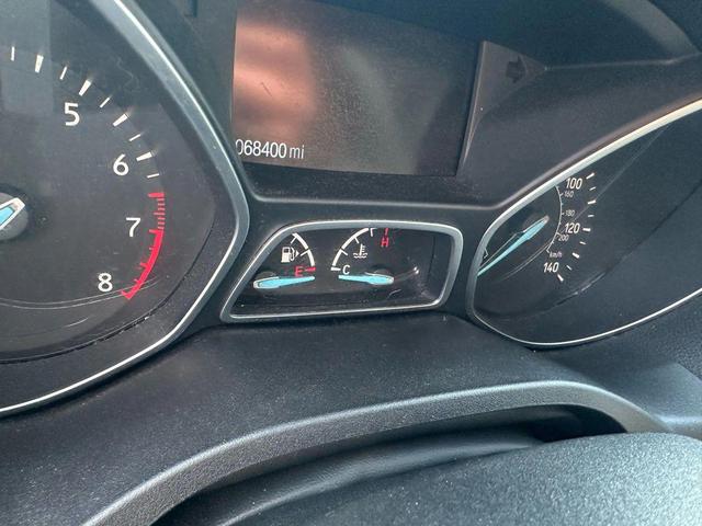 Photo of 2017 White Ford Escape