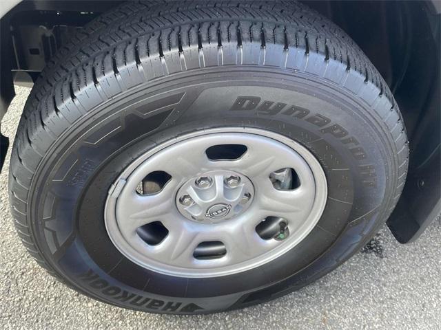Photo of 2024 Gun Metallic Nissan Frontier