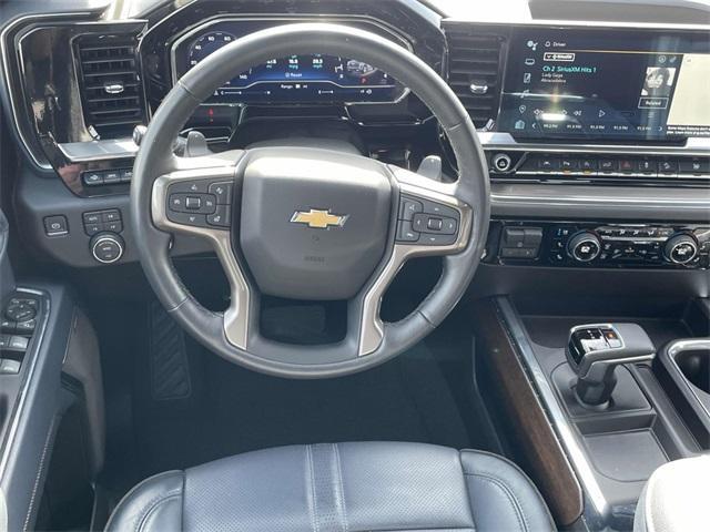 Photo of 2022 Iridescent Pearl Tricoat Chevrolet Silverado 1500