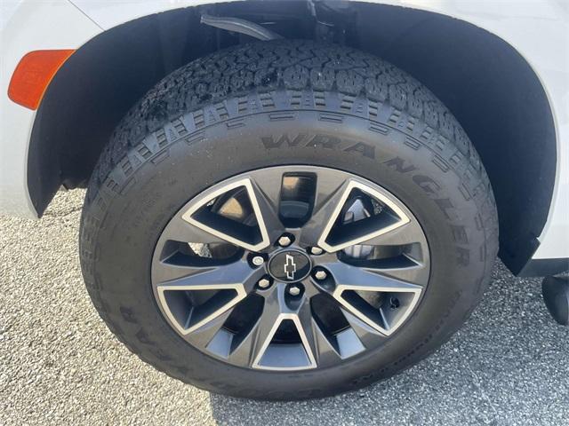 Photo of 2023 Summit White Chevrolet Tahoe
