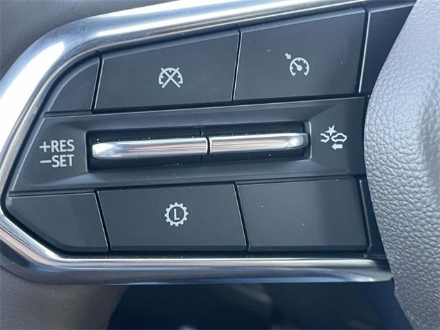 Photo of 2025 Summit White Chevrolet Tahoe