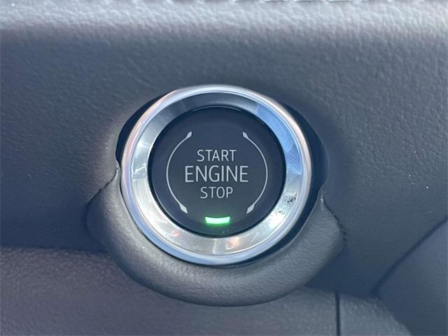 Photo of 2025 Summit White Chevrolet Tahoe