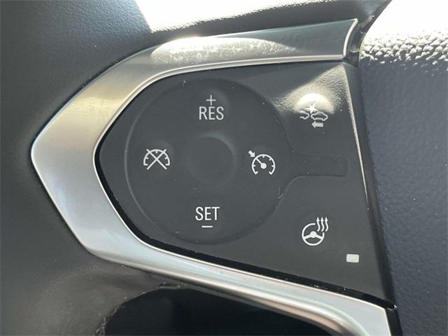 Photo of 2023 Iridescent Pearl Tricoat Chevrolet Traverse