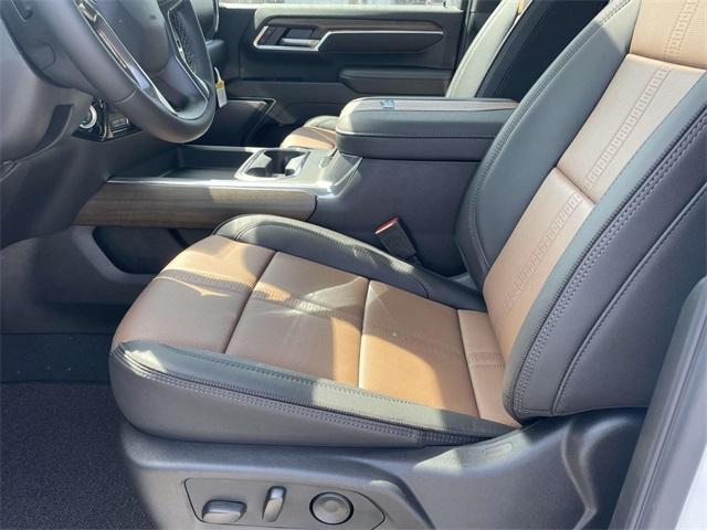 Photo of 2025 Summit White Chevrolet Silverado 2500