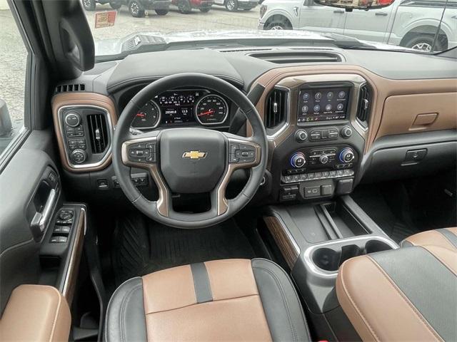 Photo of 2023 Silver Ice Metallic Chevrolet Silverado 3500