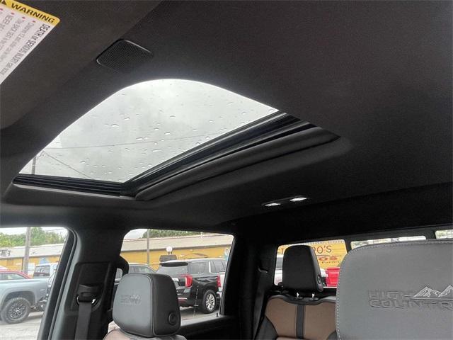 Photo of 2023 Silver Ice Metallic Chevrolet Silverado 3500