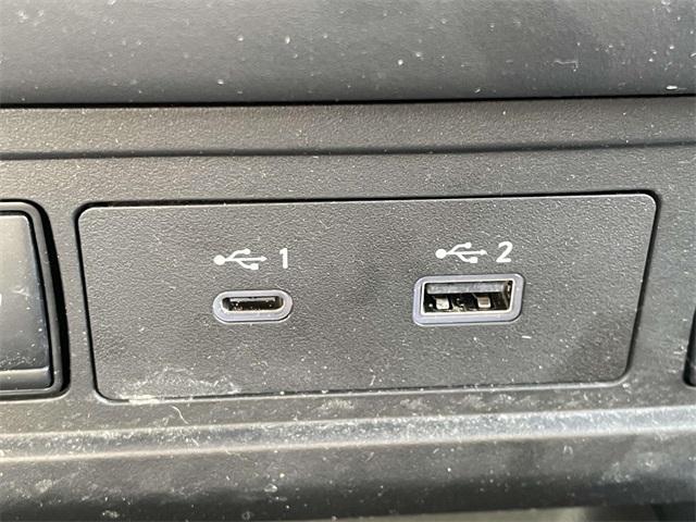 Photo of 2024 Glacier White Nissan Frontier