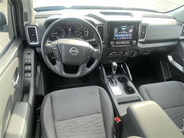 Photo of 2024 Glacier White Nissan Frontier