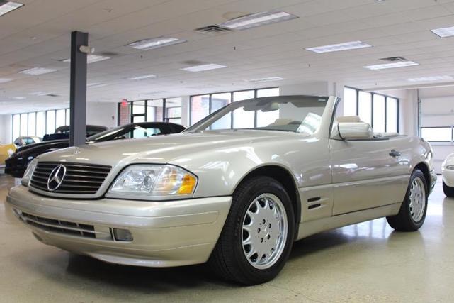 Photo of 1997 Champagne Mercedes-Benz SL-Class