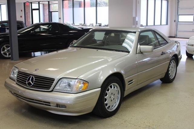 Photo of 1997 Champagne Mercedes-Benz SL-Class