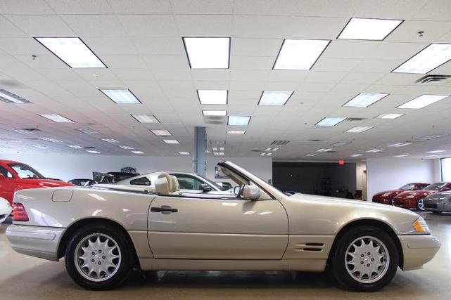 Photo of 1997 Champagne Mercedes-Benz SL-Class