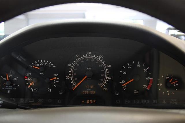 Photo of 1997 Champagne Mercedes-Benz SL-Class