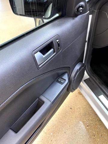 Photo of 2006 Satin Silver Clearcoat Metallic Ford Mustang