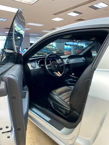 Photo of 2006 Satin Silver Clearcoat Metallic Ford Mustang