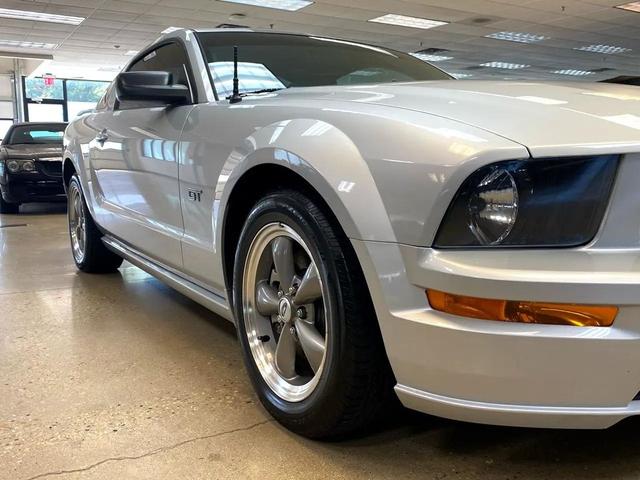 Photo of 2006 Satin Silver Clearcoat Metallic Ford Mustang