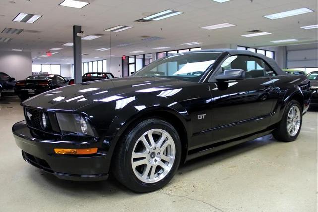 Photo of 2005 Black Clearcoat Ford Mustang