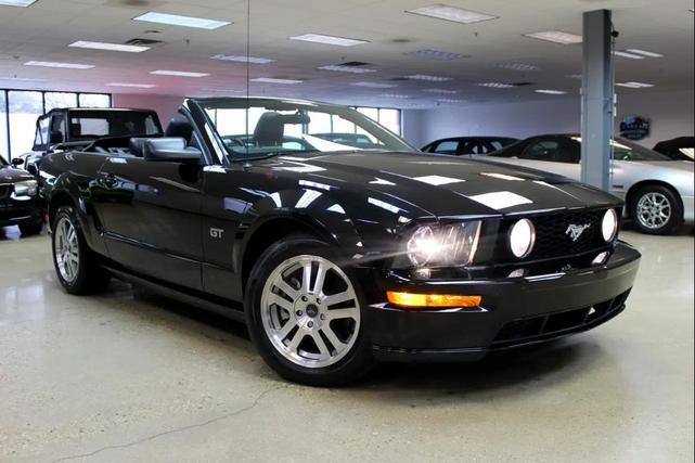 Photo of 2005 Black Clearcoat Ford Mustang