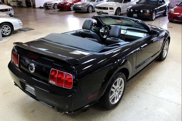 Photo of 2005 Black Clearcoat Ford Mustang