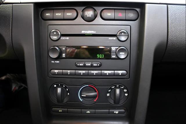 Photo of 2005 Black Clearcoat Ford Mustang