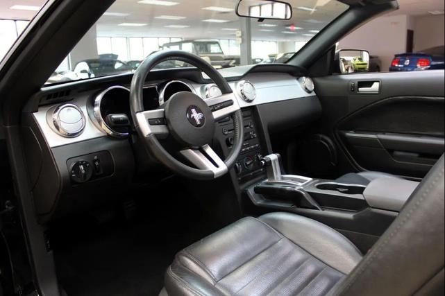 Photo of 2005 Black Clearcoat Ford Mustang