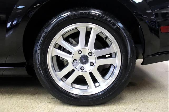 Photo of 2005 Black Clearcoat Ford Mustang