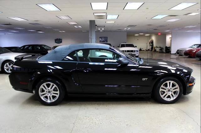 Photo of 2005 Black Clearcoat Ford Mustang