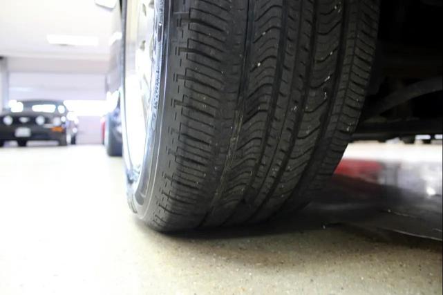 Photo of 2005 Black Clearcoat Ford Mustang
